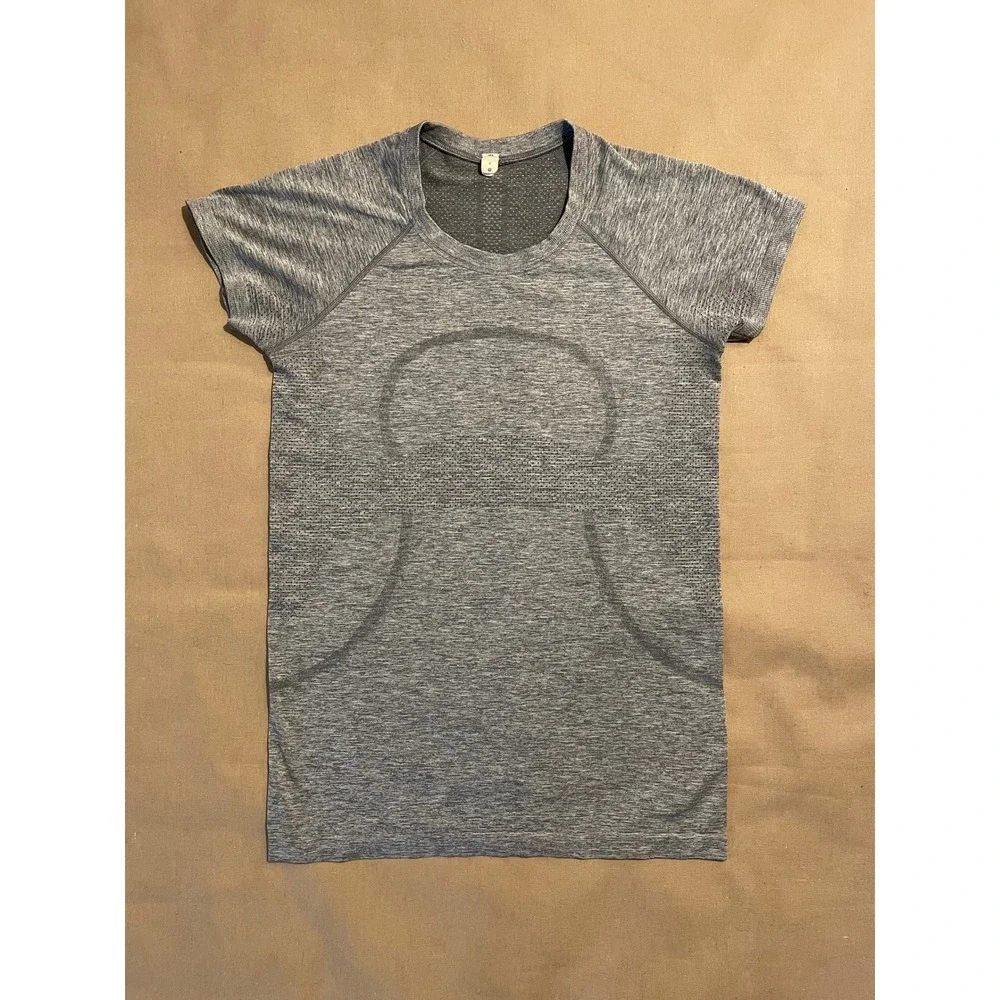 Lululemon Swiftly Tech Short Sleeve Size 8 Gray Seamless Running Hiking Gym